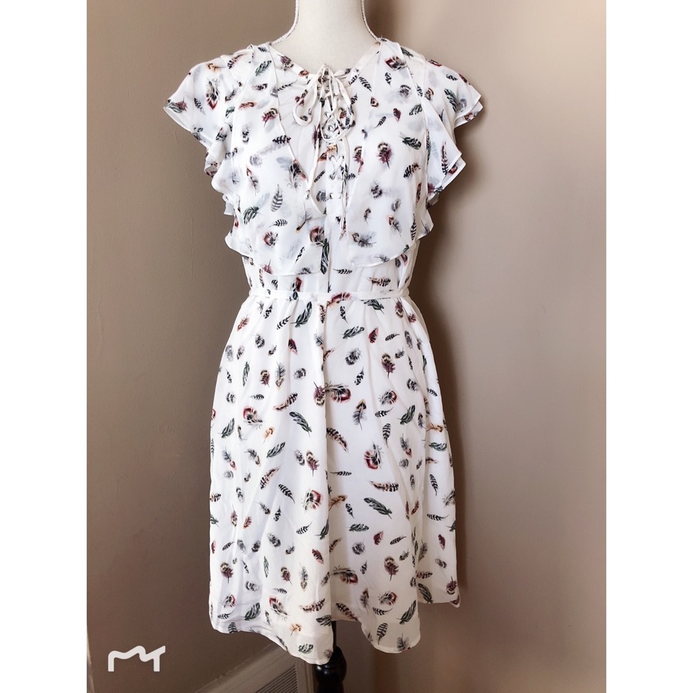 A chiffon sleeveless dress